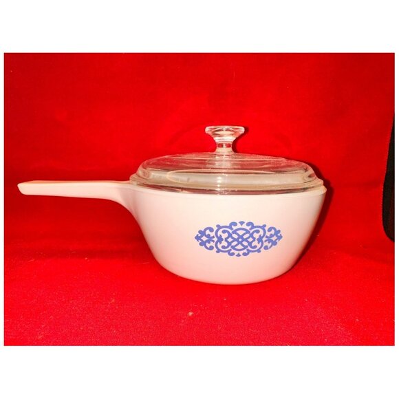 Corning Ware Blue Medallion Round 1½ Pint 6" Covered Baking Dish w/Handle P-82-B - Picture 1 of 6